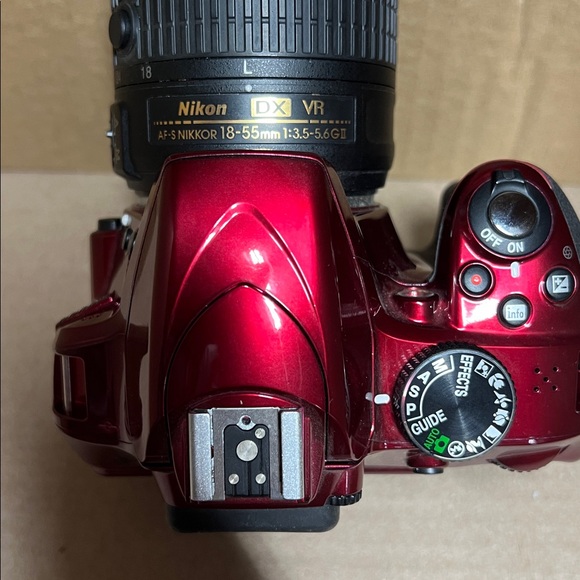 Nikon DSLR Camera - Picture 9 of 13